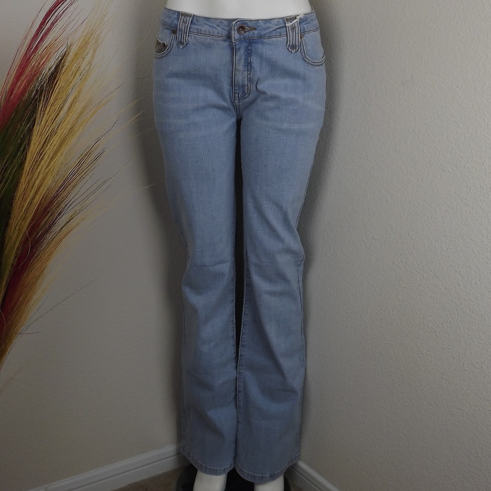 Light Wash Blue Denim Jeans with Pocket Design